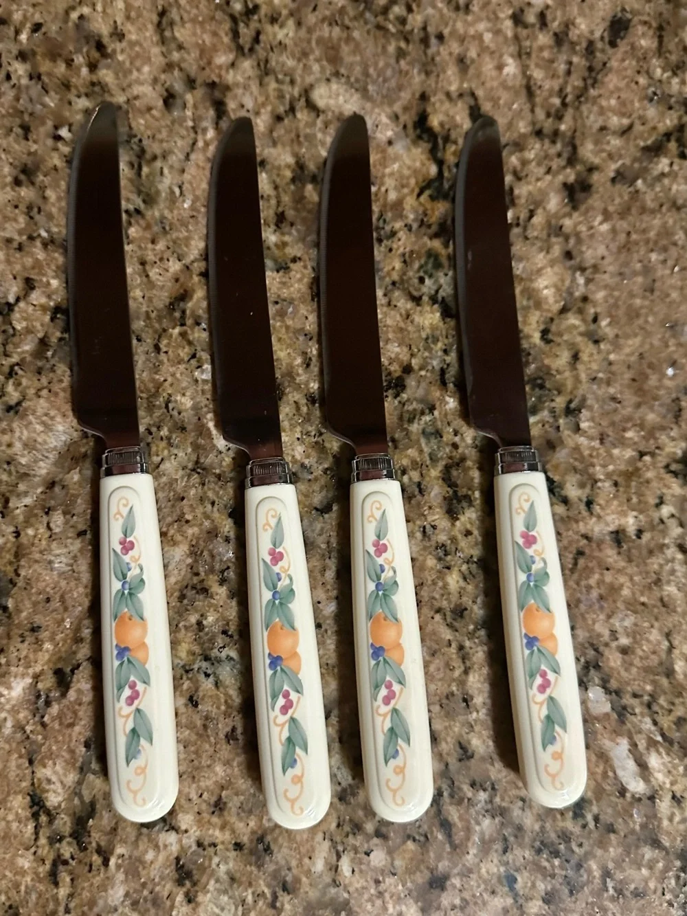 Corelle Abundance pattern Cutlery Set - 12-Piece Home Dining Flatware